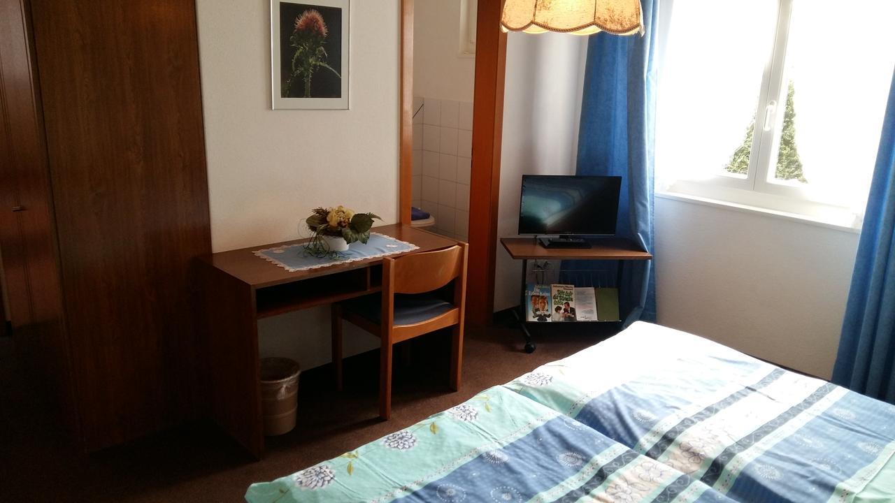 Hotel Garni Sonne Munsterlingen Bagian luar foto