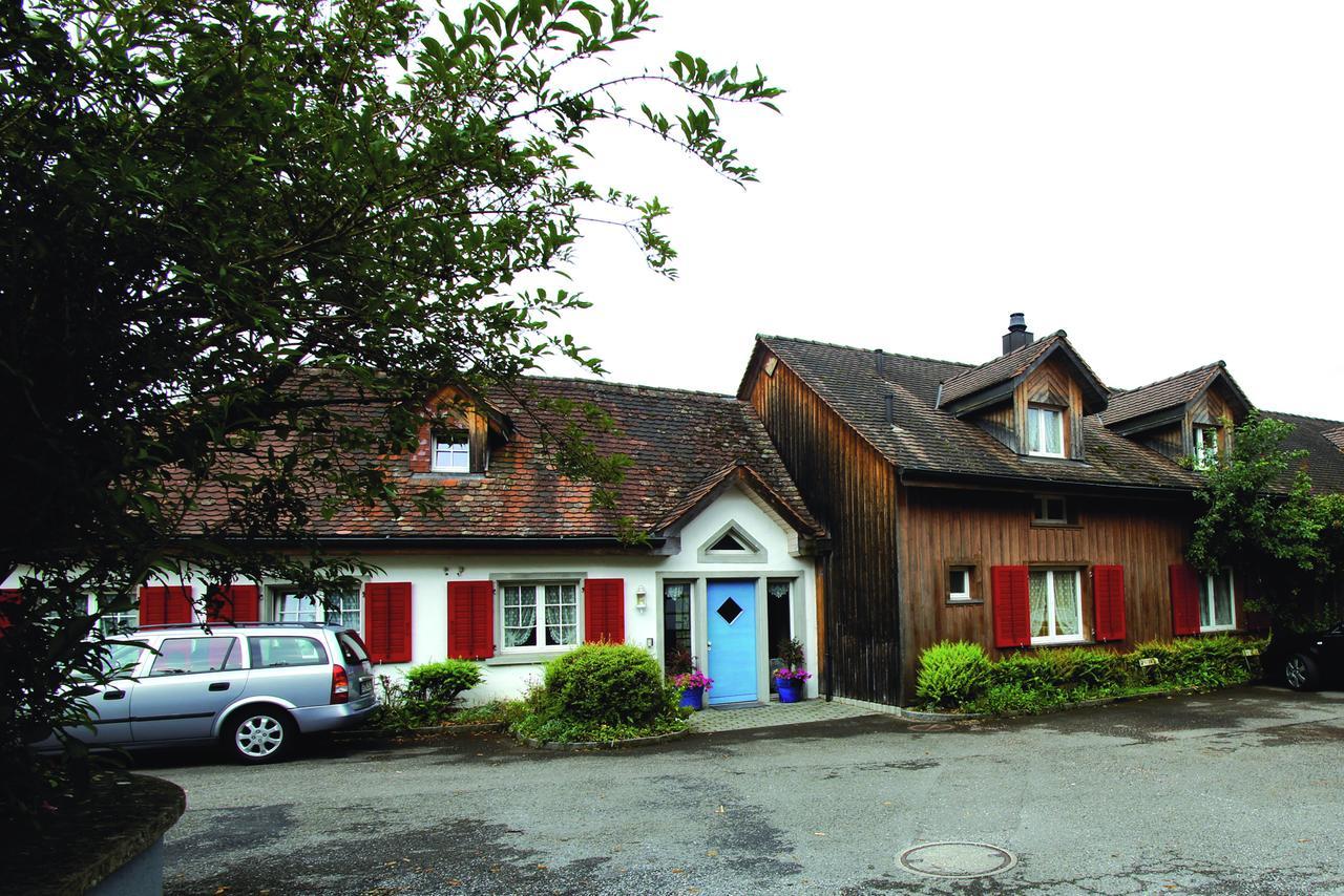 Hotel Garni Sonne Munsterlingen Bagian luar foto